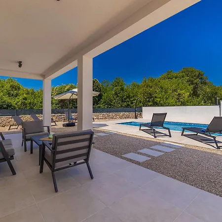 House Sara With Private Pool Kras