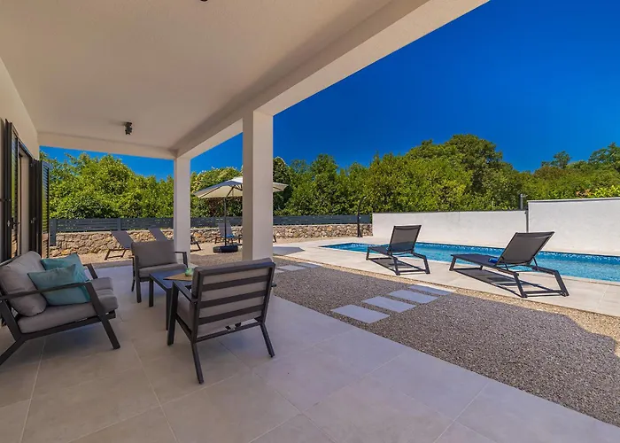 House Sara With Private Pool Kras