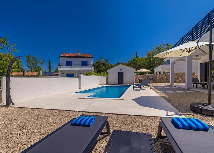 House Sara With Private Pool Vikendica Kras