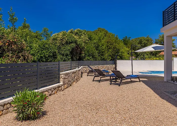 House Sara With Private Pool