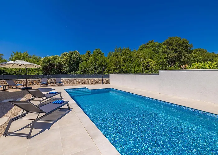 House Sara With Private Pool Vikendica Kras