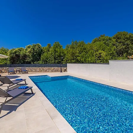 House Sara With Private Pool Semesterbostad Kras