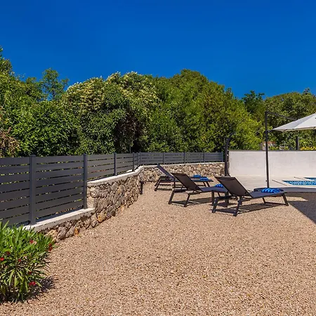 House Sara With Private Pool