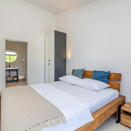 House Sara With Private Pool Vakantiehuis