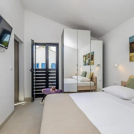 Vakantiehuis House Sara With Private Pool *